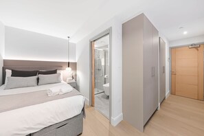 1 chambre, fer et planche Ă repasser, Wi-Fi gratuit, draps fournis