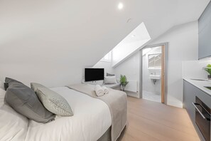 1 bedroom, iron/ironing board, free WiFi, bed sheets