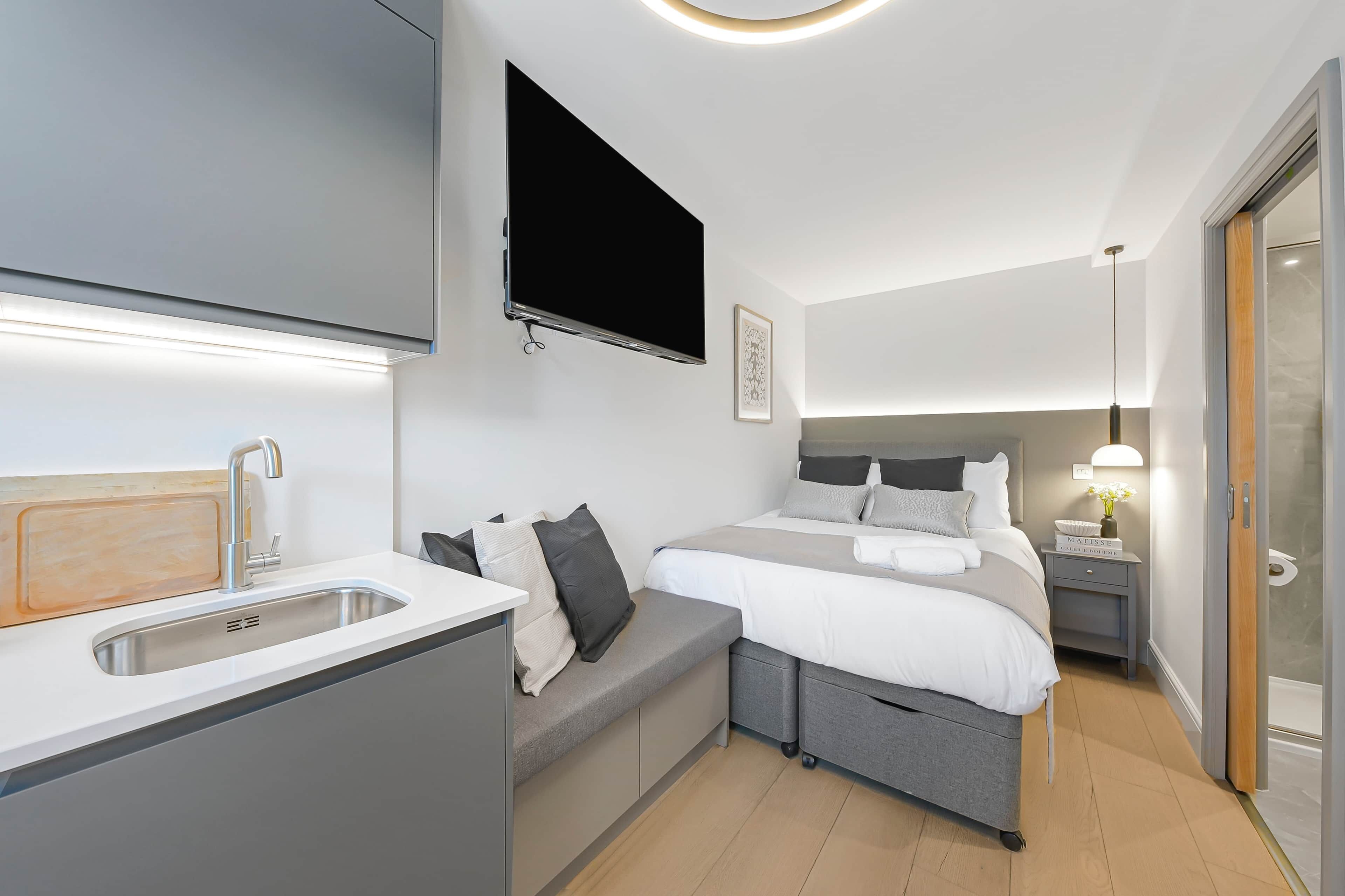 1 habitación, tabla de planchar con plancha, wifi gratis y ropa de cama 