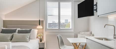 1 habitación, tabla de planchar con plancha, wifi gratis y ropa de cama