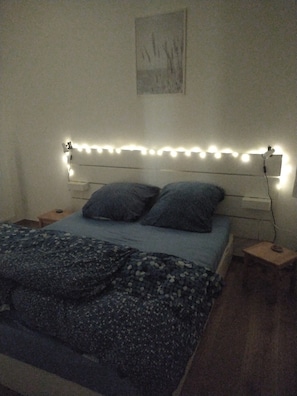 2 bedrooms, bed sheets