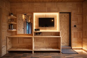 Cottage room | Khu phòng khách | Đồ chơi, màn hình máy tính, máy in 