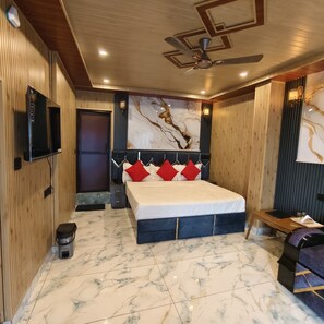 In-room safe, desk, laptop workspace, blackout curtains