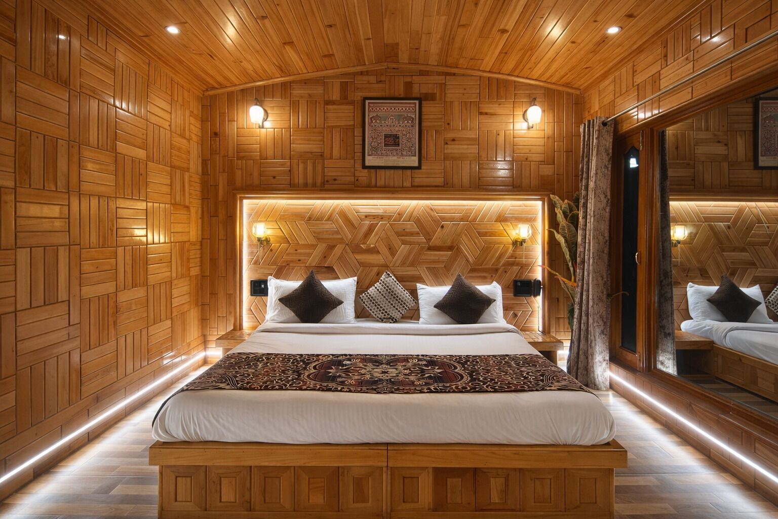 Cottage room | In-room safe, desk, laptop workspace, blackout drapes