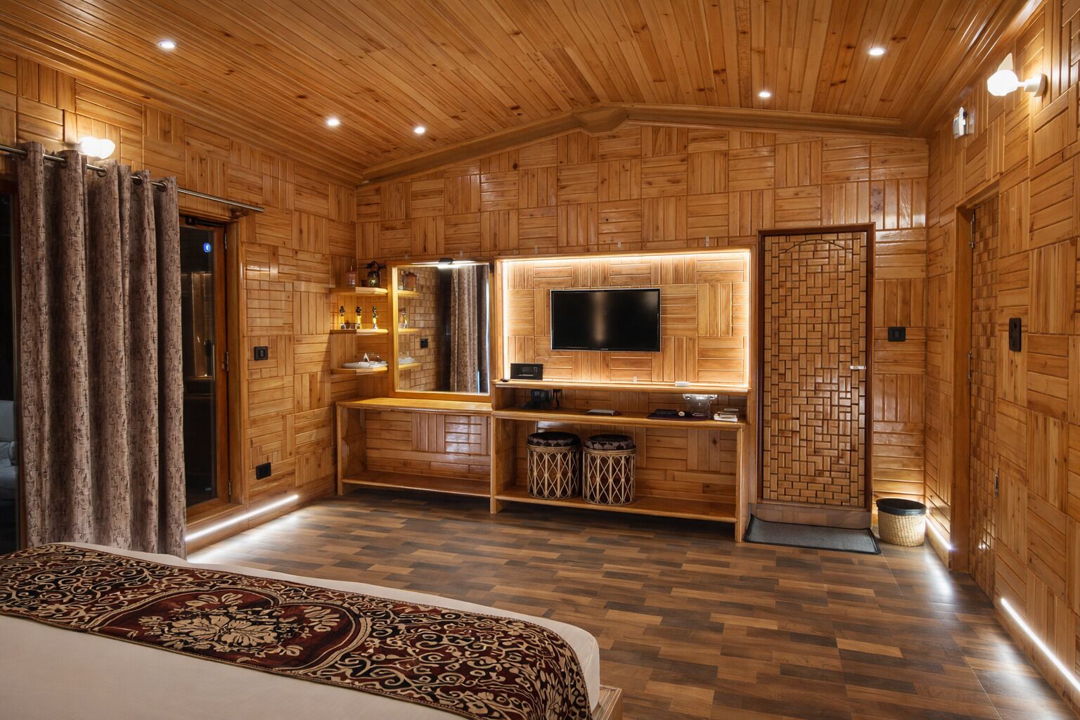 Cottage room | Caja fuerte, escritorio, espacio para trabajar con un portátil