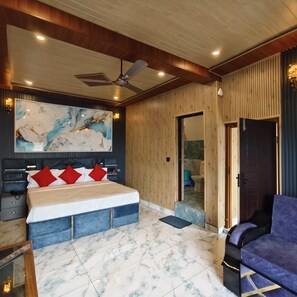 In-room safe, desk, laptop workspace, blackout curtains