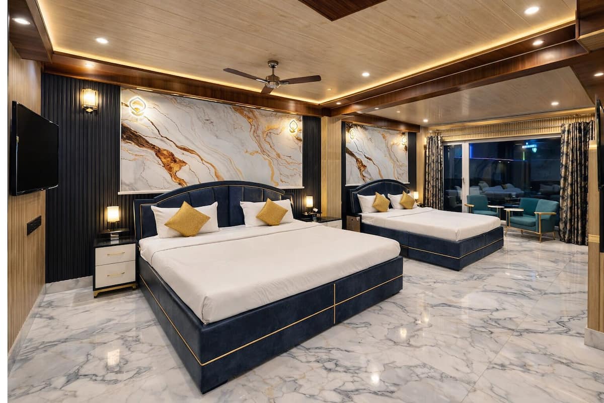 Super Delux 3 Bed | Safe på rommet, skrivebord og skrivebord for bærbar PC