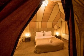 Decoración personalizada, escritorio, cunas gratuitas y ropa de cama 