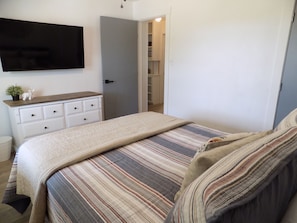 4 quartos, ferros/tábuas de passar roupa, Wi-Fi, roupa de cama
