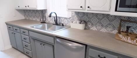 Microwave, oven, stovetop, dishwasher