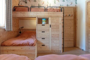 5 soverom, reiseseng for barn, wi-fi og sengetøy