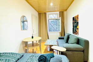 1 bedroom, WiFi, bed sheets