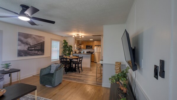 Interior - Group Retreat by TAMU w/ Outdoor Living & Fire Pit (Bryan)