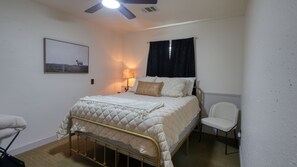 3 bedrooms, iron/ironing board, WiFi, bed sheets