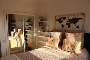 Iron/ironing board, WiFi, bed sheets
