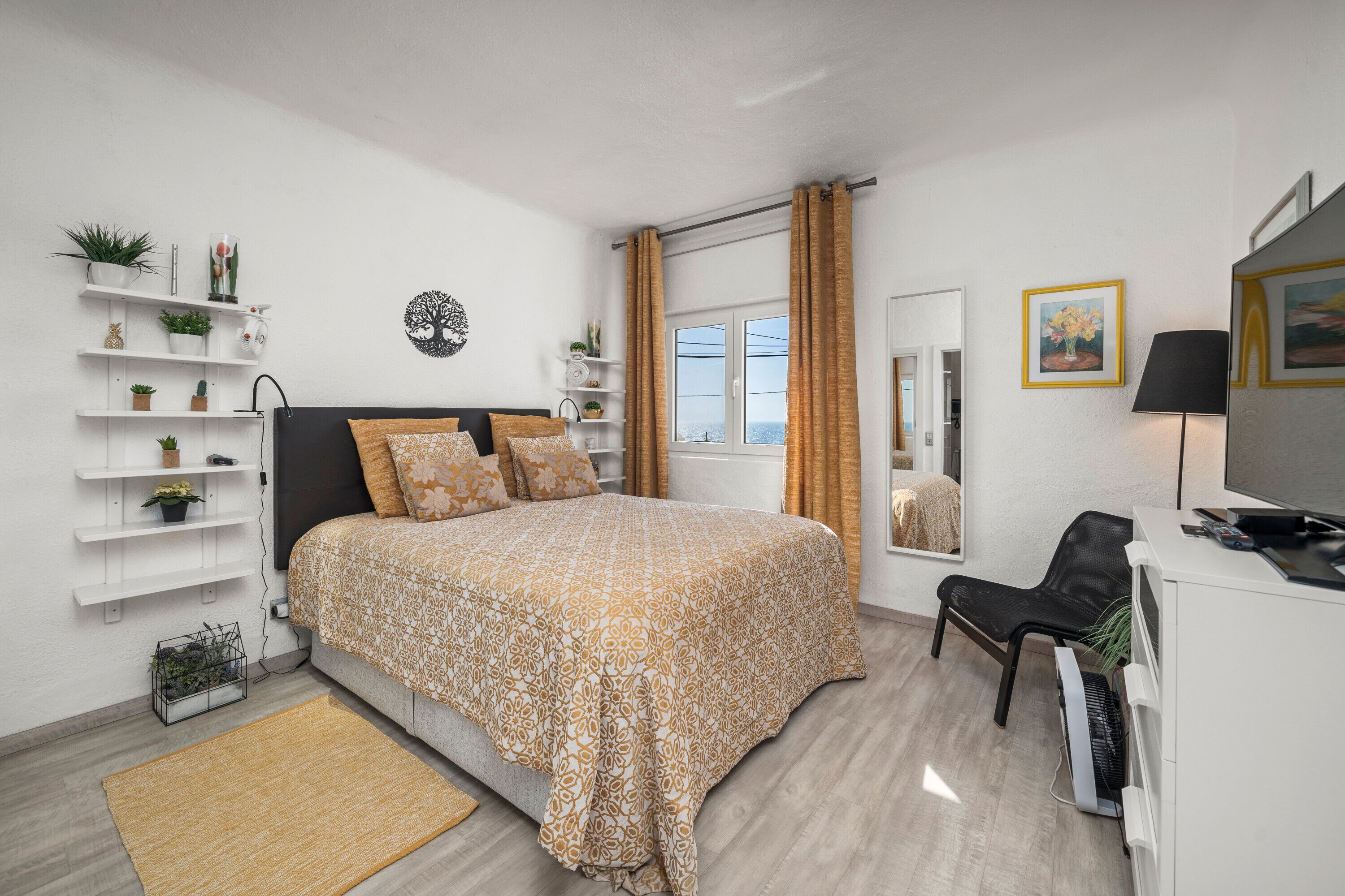 2 habitaciones, tabla de planchar con plancha, wifi y ropa de cama 