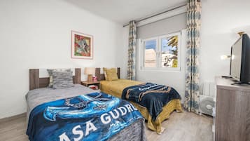 2 chambres, fer et planche Ă  repasser, Wi-Fi, draps fournis