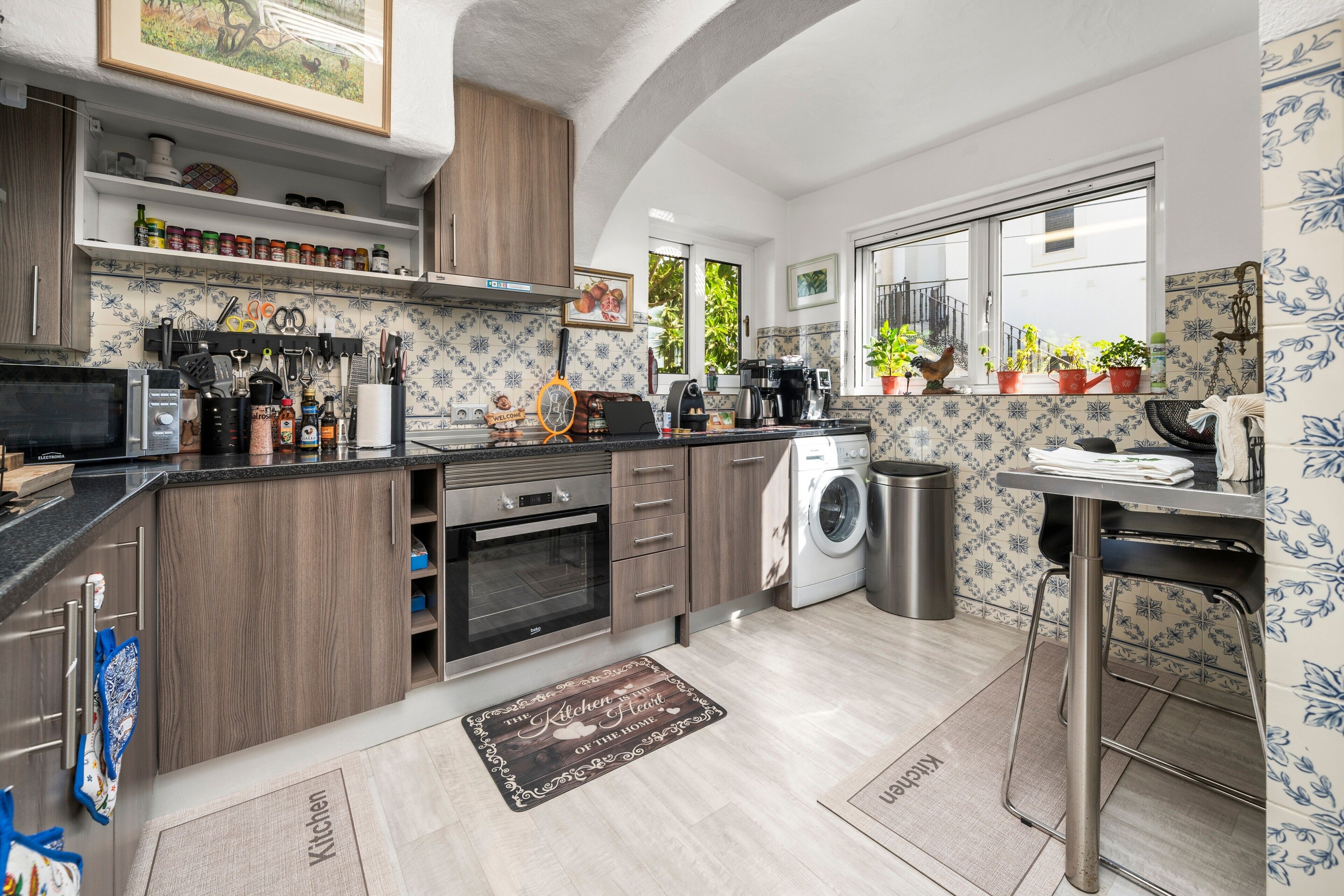 雪櫃、微波爐、焗爐、爐具