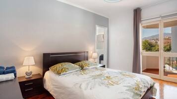 3 chambres, fer et planche Ă  repasser, Wi-Fi, draps fournis