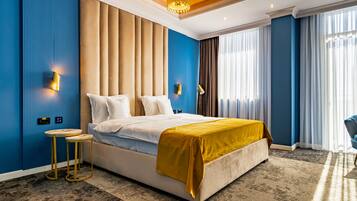 Kamar Double, pemandangan halaman | Minibar, meja kerja, ruang kerja ramah laptop, dan Wi-Fi gratis