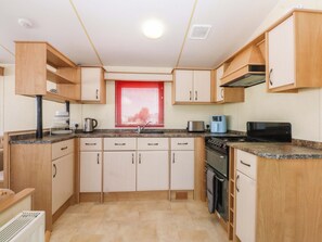 Cookware/dishes/utensils