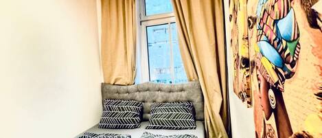 1 間睡房、床單