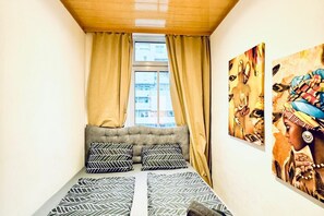 1 bedroom, bed sheets