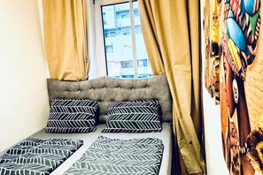 1 bedroom, bed sheets