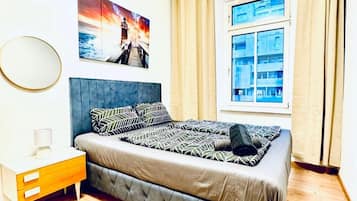 1 bedroom, bed sheets