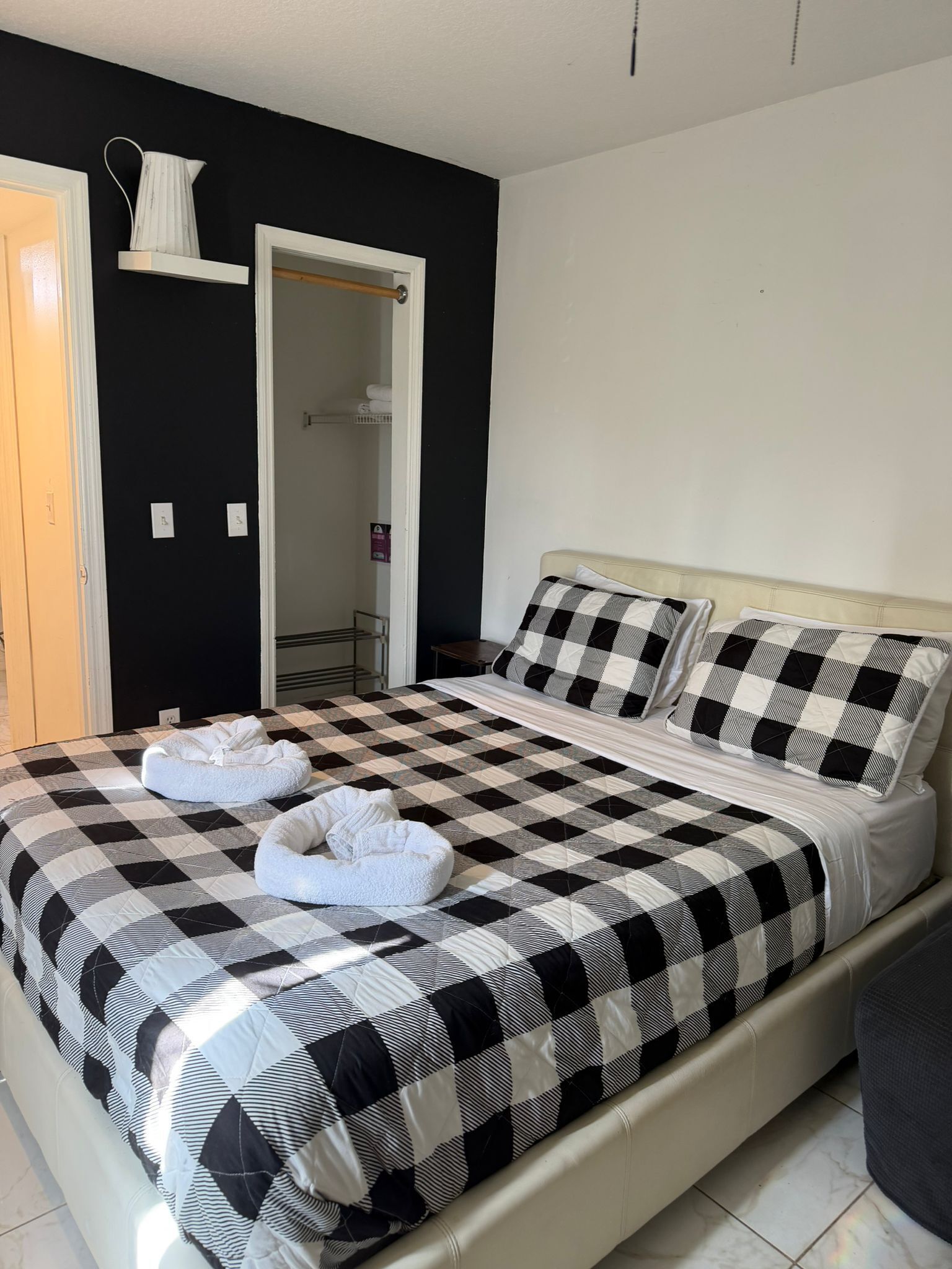 1 quarto, Wi-Fi de cortesia, roupa de cama