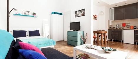 1 habitación, tabla de planchar con plancha, wifi y ropa de cama