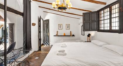 Country House 'Costa Del Sol Retreat' with Mountain Views, Wi-Fi and Air Conditioning