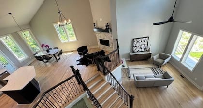 NEW Luxury 4 bed, 3 bath, 3 car garage home in Lenexa