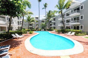 Zimmersafe, laptopgeeigneter Arbeitsplatz, Verdunkelungsvorhänge