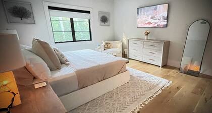 Gorgeous 5-Bedroom House in East Hampton