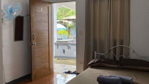 Standard Double Room, Garden View | Kalis bunyi, Wi-fi percuma 