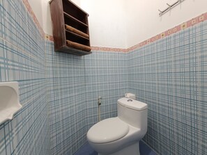 Superior Double or Twin Room | Bathroom