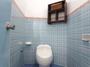 Family Triple Room | Bathroom