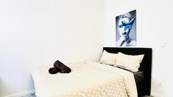 1 bedroom, bed sheets