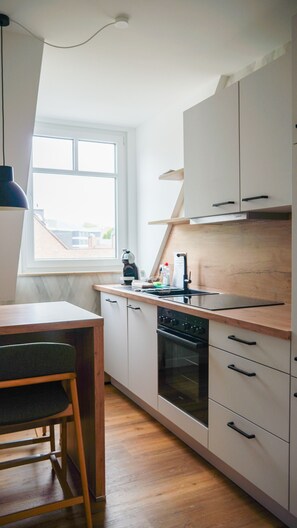 Kühlschrank, Ofen, Herdplatte, Geschirrspüler