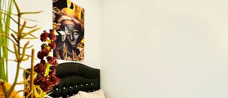 1 bedroom, bed sheets