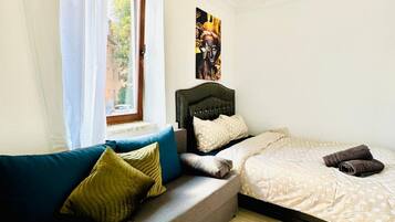 1 bedroom, bed sheets