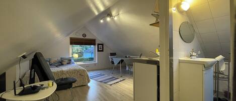 1 chambre, fer et planche Ă  repasser, Wi-Fi, draps fournis