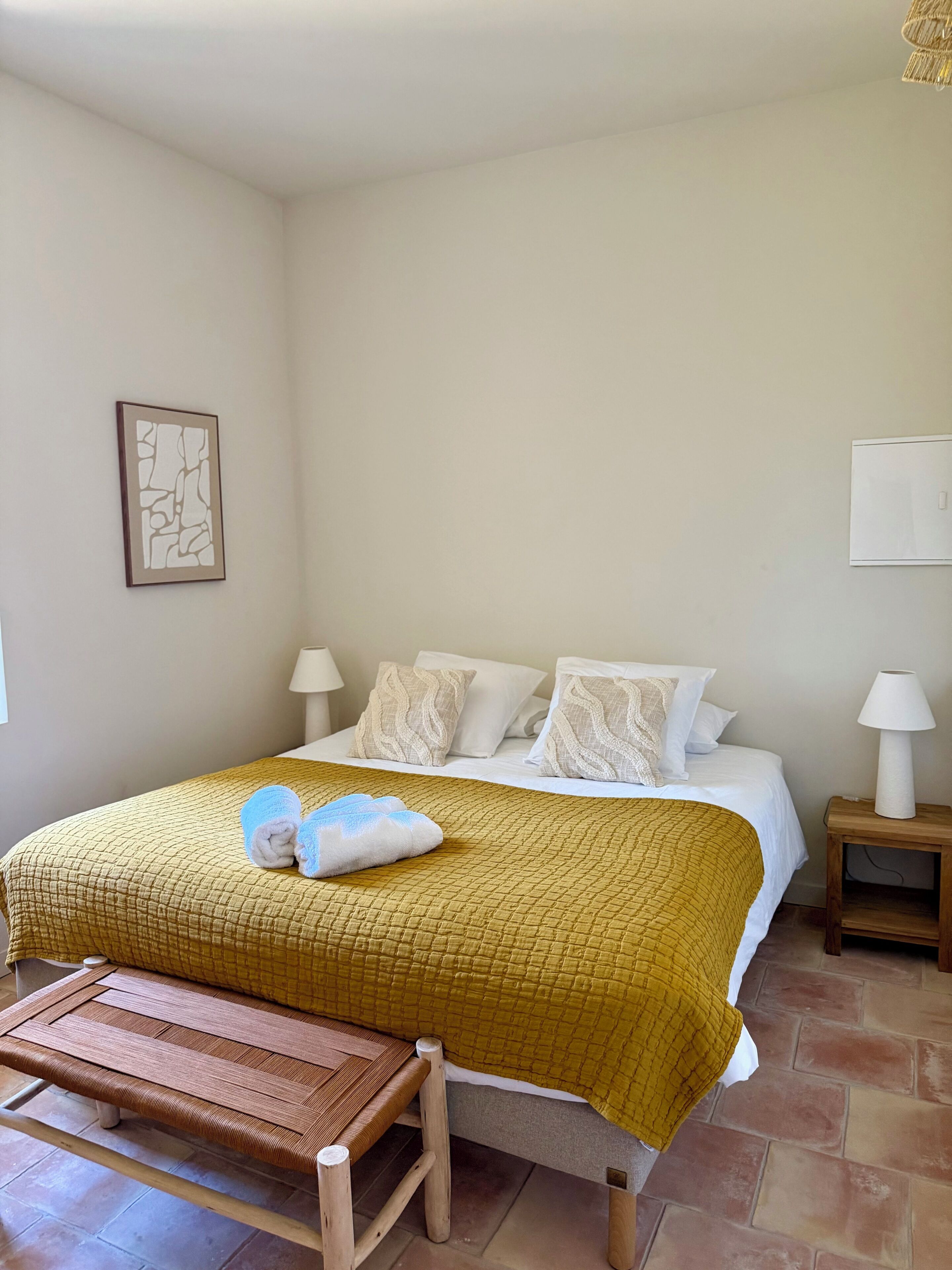 Familie suite, uitzicht op tuin | Geluiddichte muren, een strijkplank/strijkijzer, gratis wifi