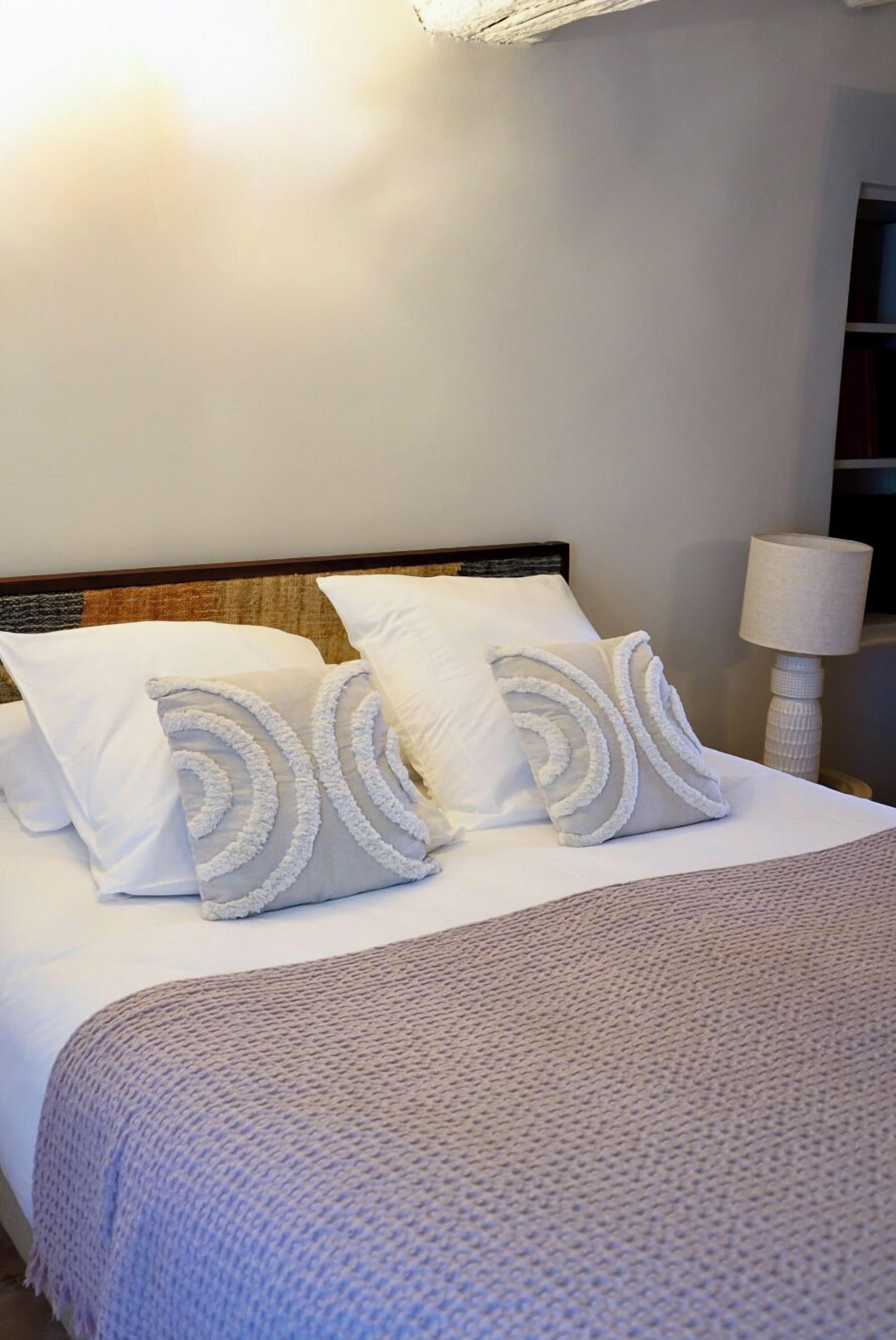 Comfort kamer, uitzicht op tuin | Geluiddichte muren, een strijkplank/strijkijzer, gratis wifi