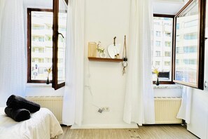 1 dormitorio y ropa de cama