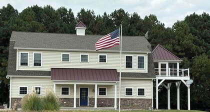 NEW KI Creek Retreat! 3BR/2bath water view, private house near KI wedding venues