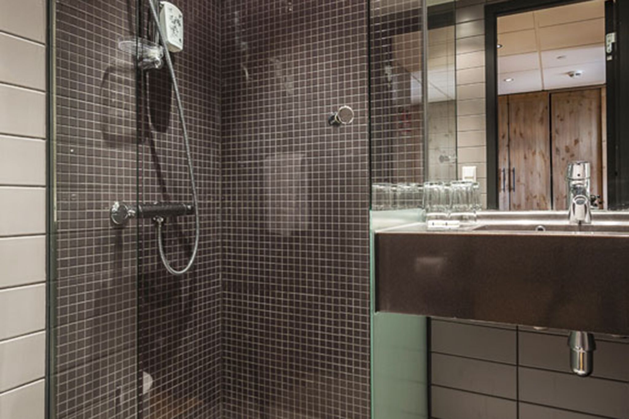 Family Double Room | Bathroom | Hair dryer, towels, soap, shampoo