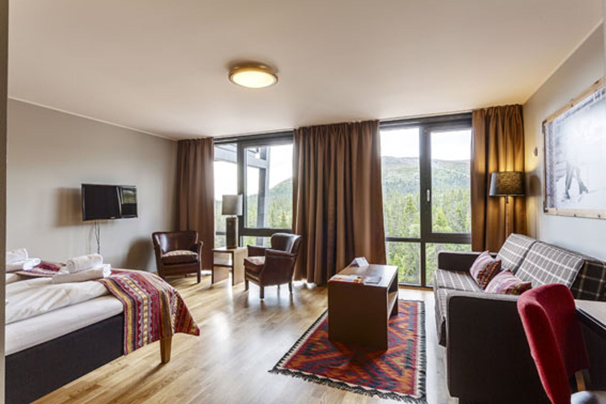 Caja de seguridad en la habitación, cortinas blackout y wifi gratis 