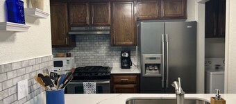 Where Buffalo Roam. Sleeps 5. Wi-fi. Fenced yard.